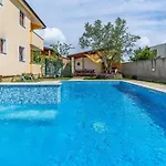 Pet Friendly Apartment In Pula * Pula