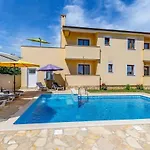 Nyaraló Pet Friendly In *