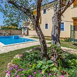 Pet Friendly In Nyaraló