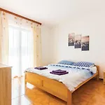 Pet Friendly Apartment In Pula Pula
