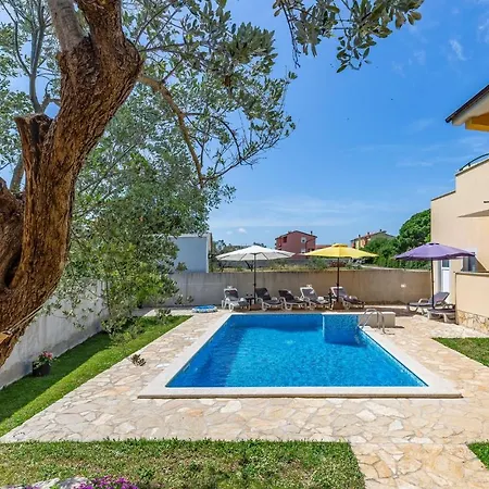 Vakantiehuis Pet Friendly Apartment In Pula *