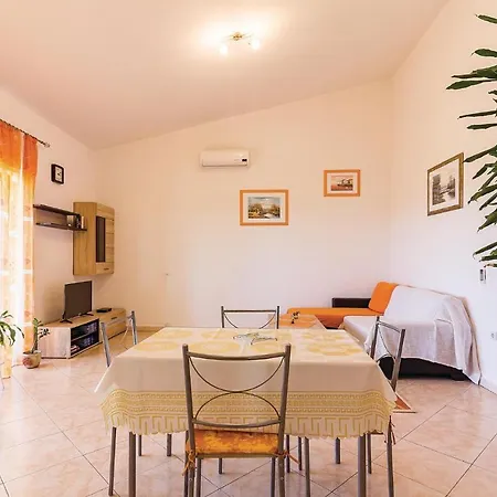 Semesterbostad Pet Friendly Apartment In Pula *