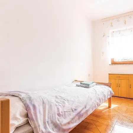 Semesterbostad Pet Friendly Apartment In Pula *