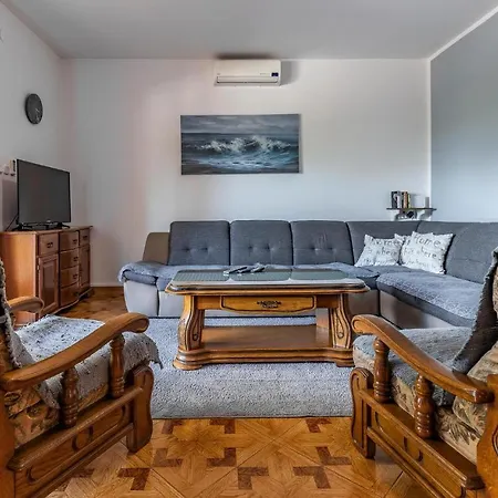 Semesterbostad Pet Friendly Apartment In Pula