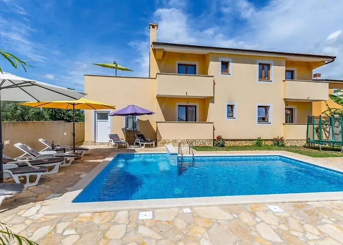 Vakantiehuis Pet Friendly Apartment In Pula *