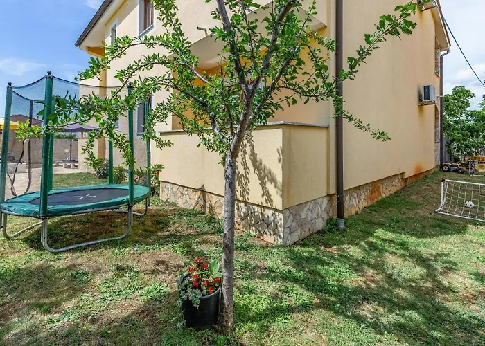 Pet Friendly Apartment In Pula * Pula