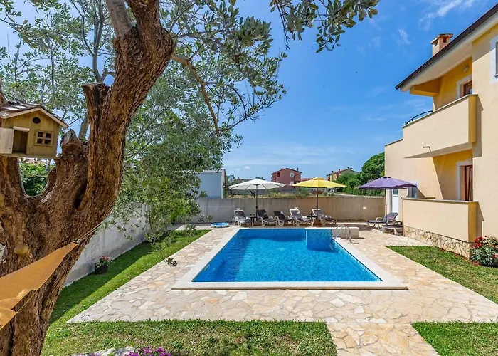 Vakantiehuis Pet Friendly Apartment In Pula *