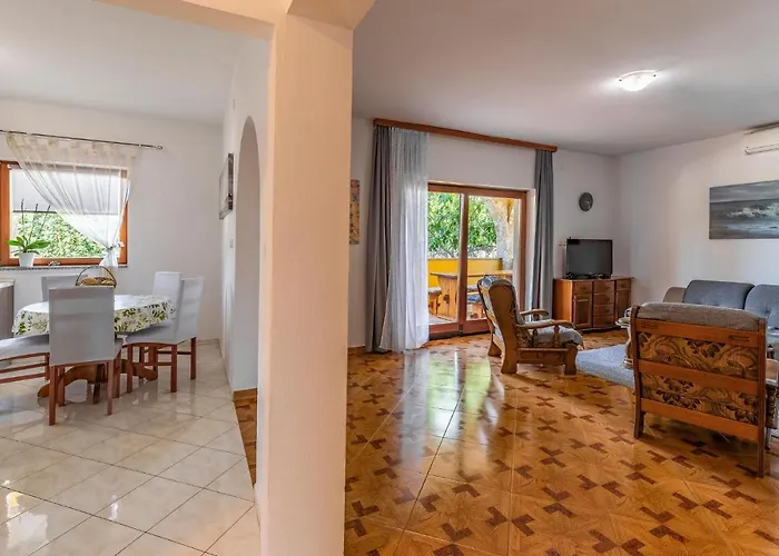 Pet Friendly Apartment In Pula Vakantiehuis *