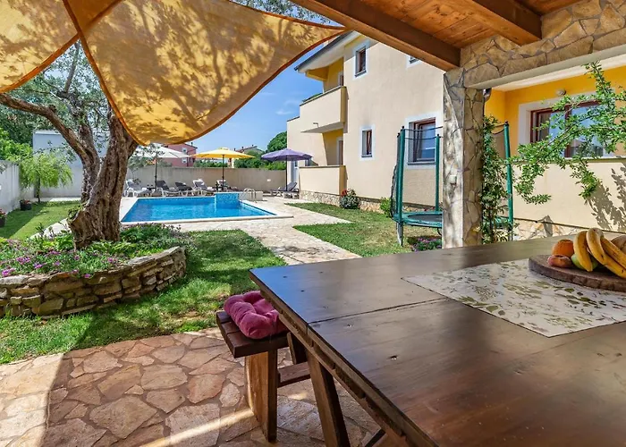 Vakantiehuis Pet Friendly Apartment In Pula Pula