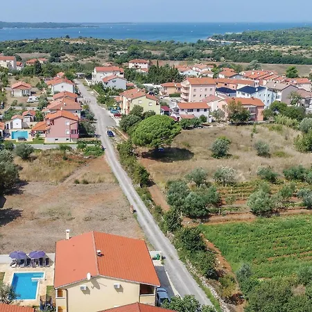 Pet Friendly Apartment In Pula Pola