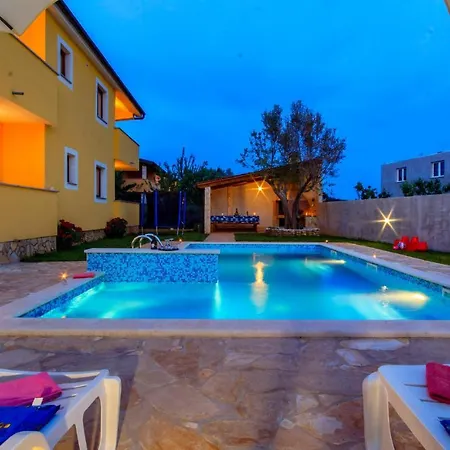 Ferienhaus Gorgeous In With Wifi Pula
