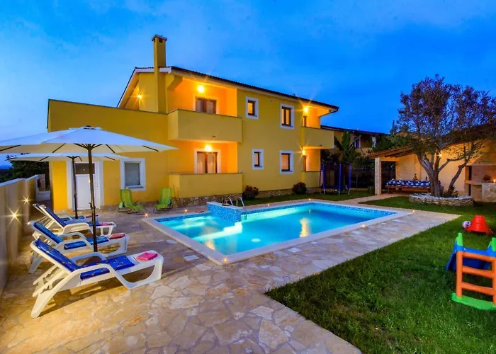 Pet Friendly In Pula